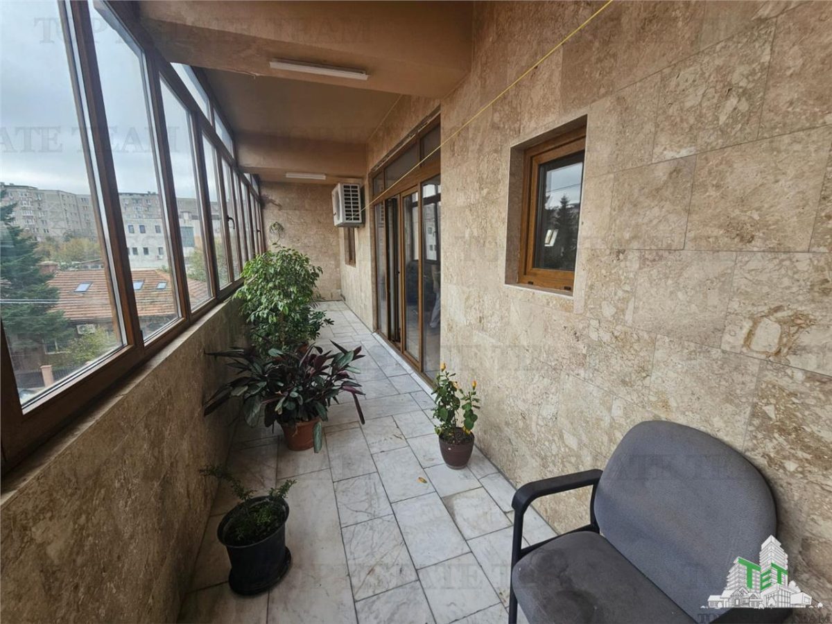 Vila spatioasa 670mp utili in zona Gorjului-Uverturii - foto 11