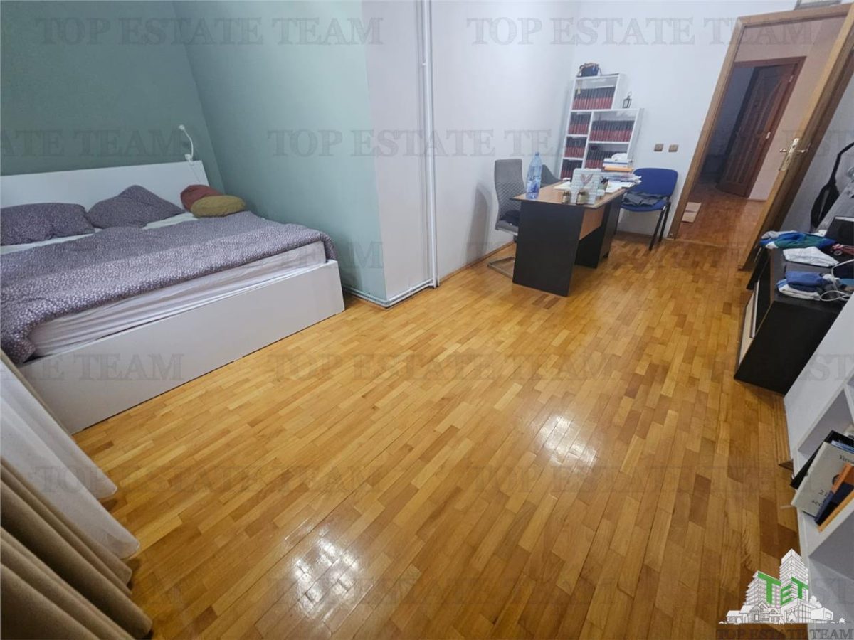 Vila spatioasa 670mp utili in zona Gorjului-Uverturii - foto 9