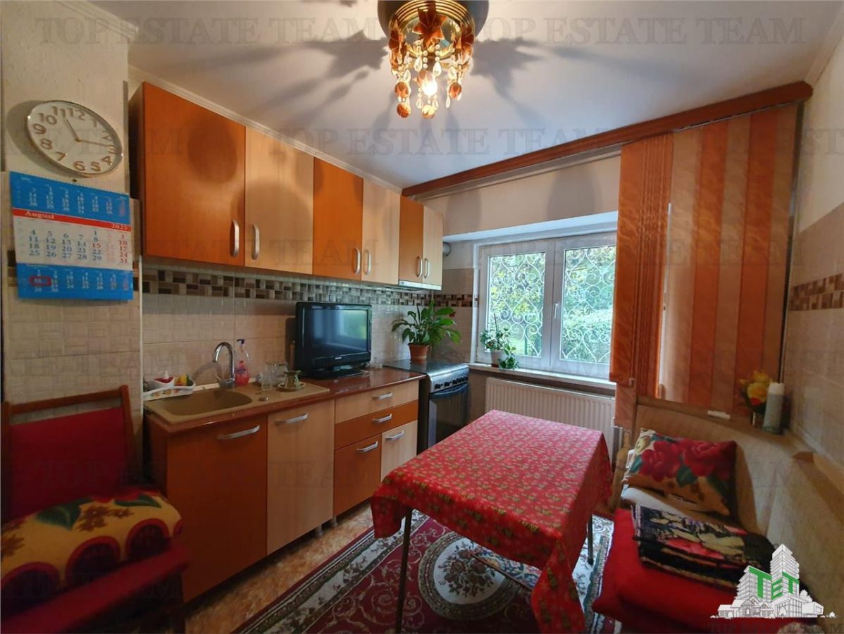 Apartament 2 camere  decomandat si beci  Brotacei Constanta - foto 4