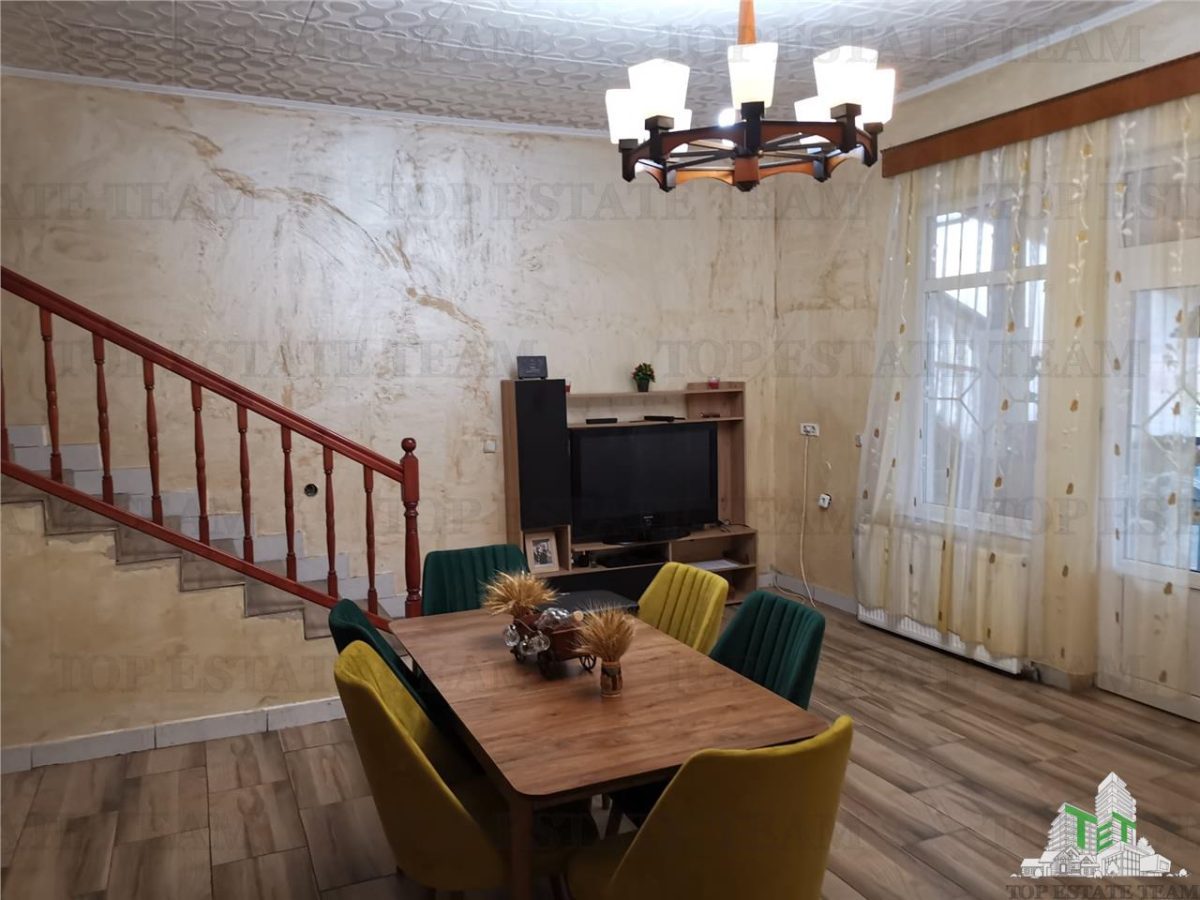 Vila cu etaj in Adunatii Copaceni, p+1+ pod + garaj + anexe, 5 camere, teren 1000mp - foto 5