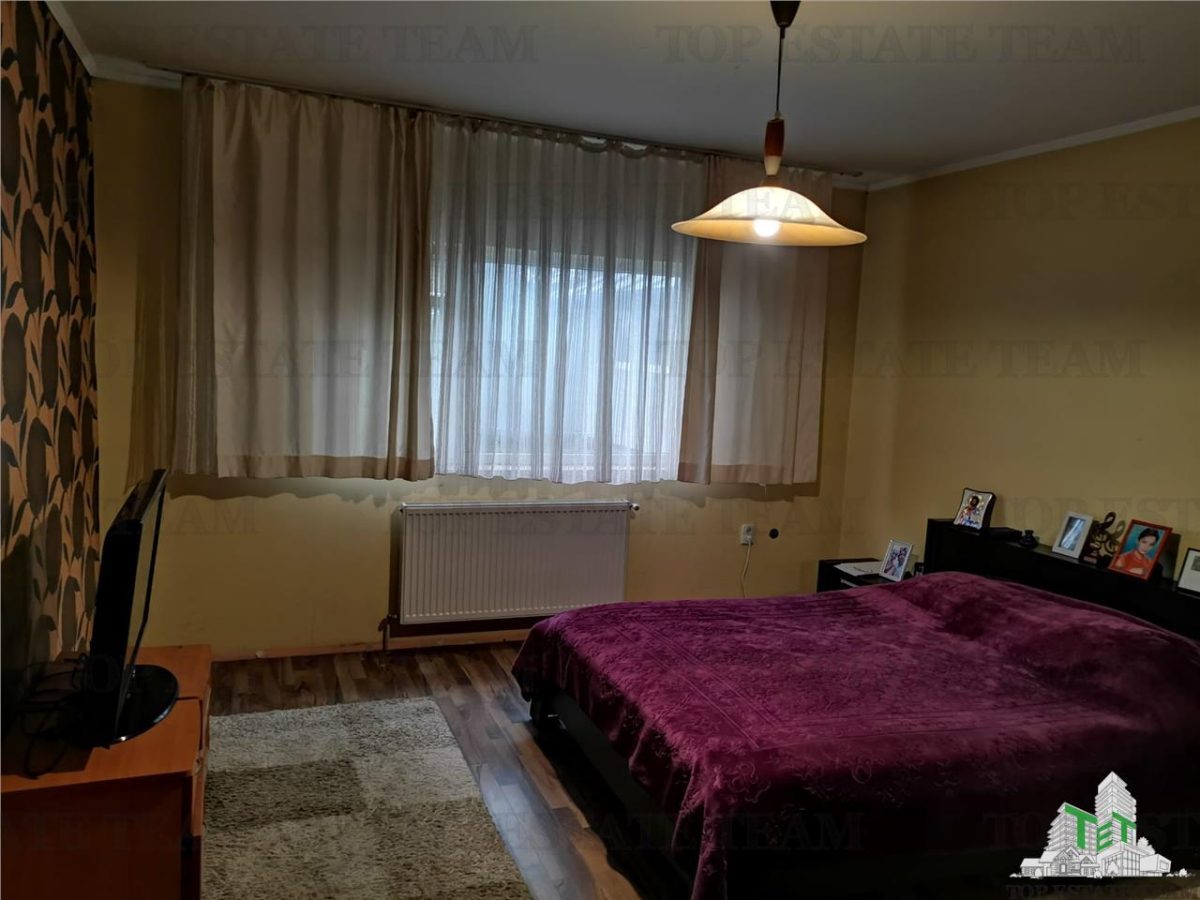 Vila cu etaj in Adunatii Copaceni, p+1+ pod + garaj + anexe, 5 camere, teren 1000mp - foto 7