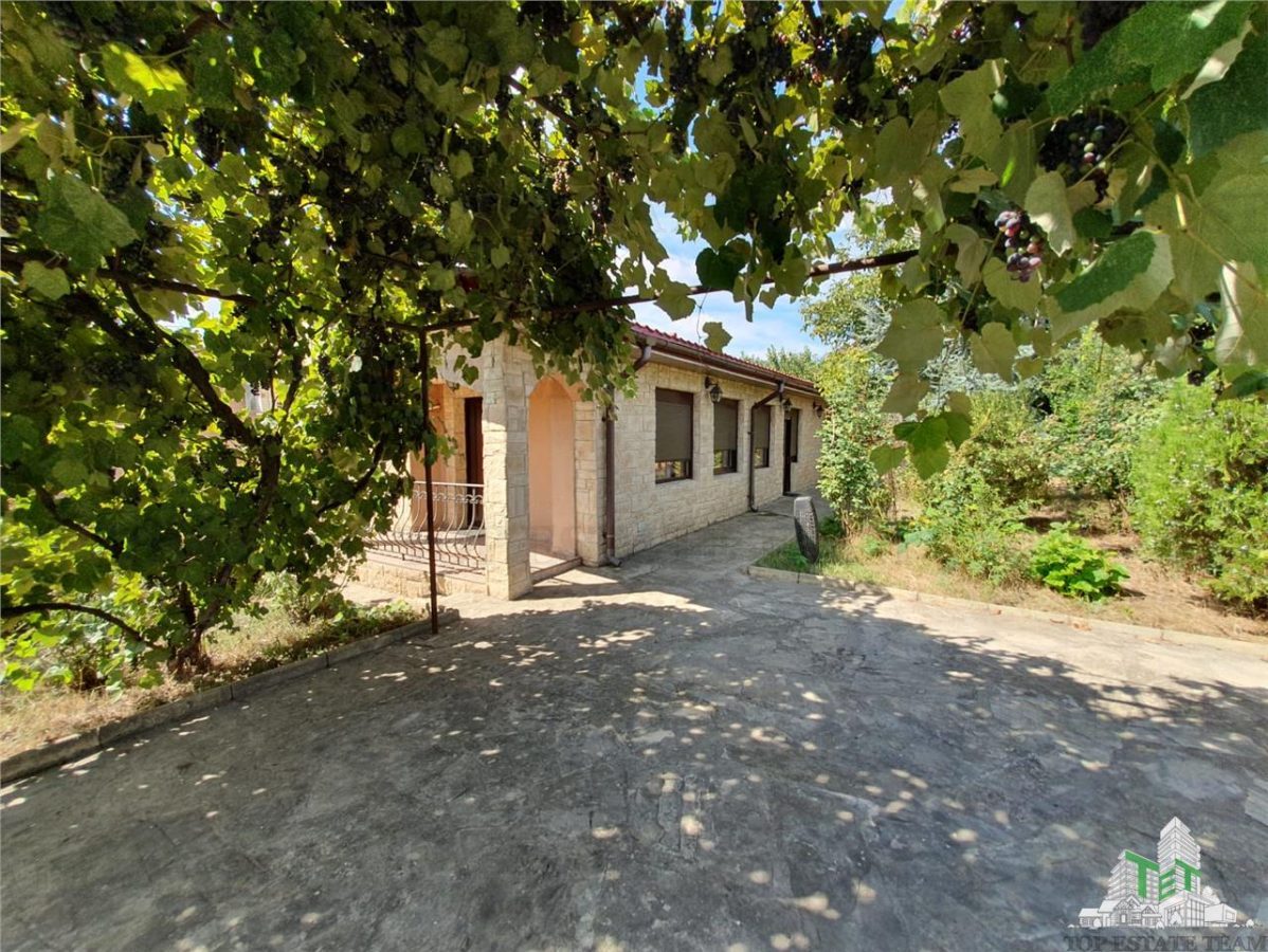 Casa individuala superba si teren generos TechirghiolÂ  - 