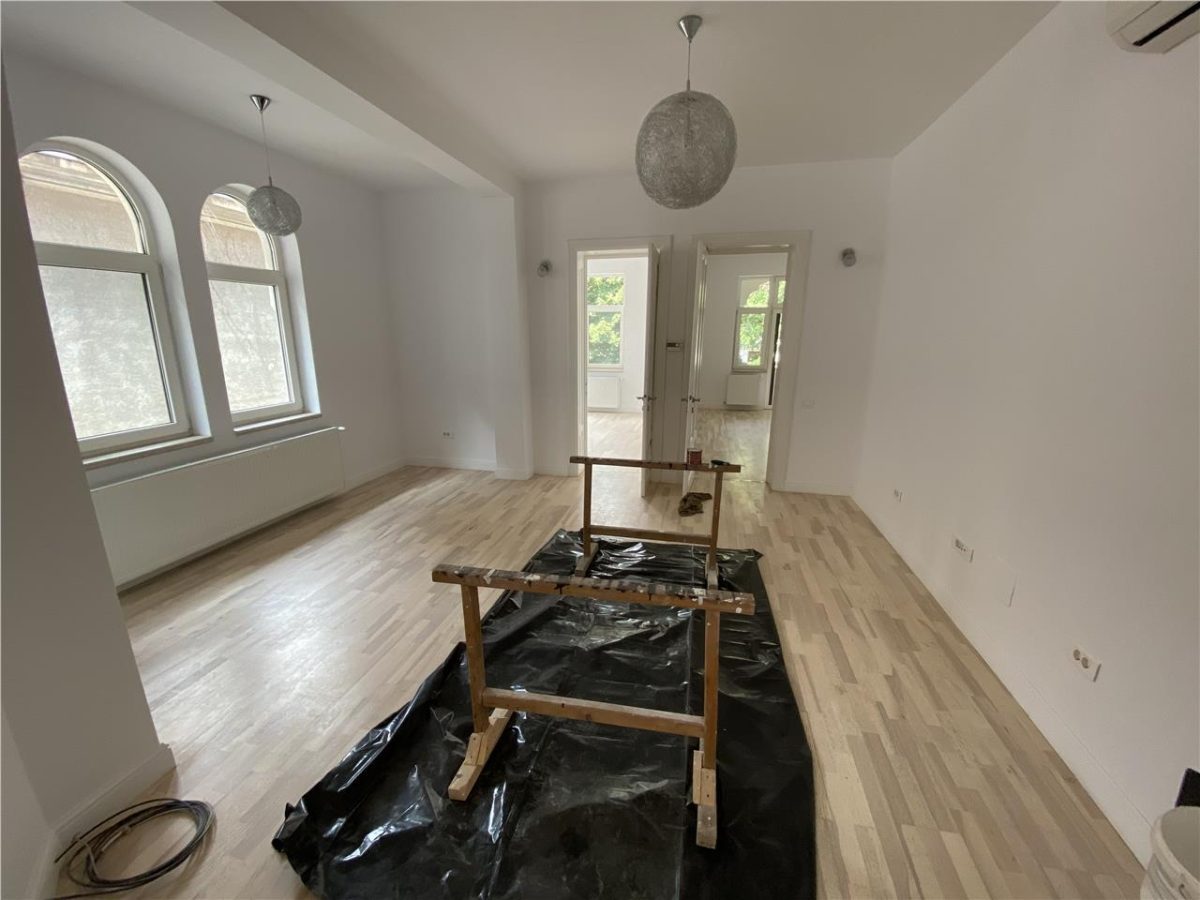 Vila de inchiriat in zona Capitale, office/rezidenta - foto 12