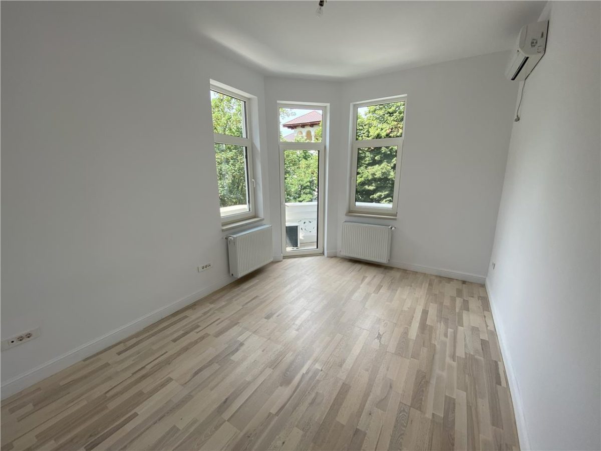 Vila de inchiriat in zona Capitale, office/rezidenta - foto 13