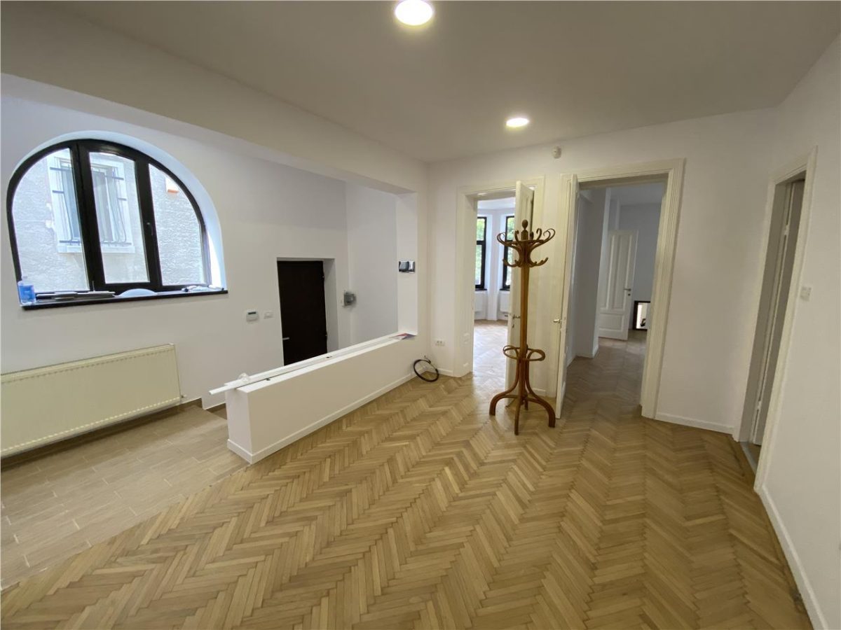 Vila de inchiriat in zona Capitale, office/rezidenta - foto 7