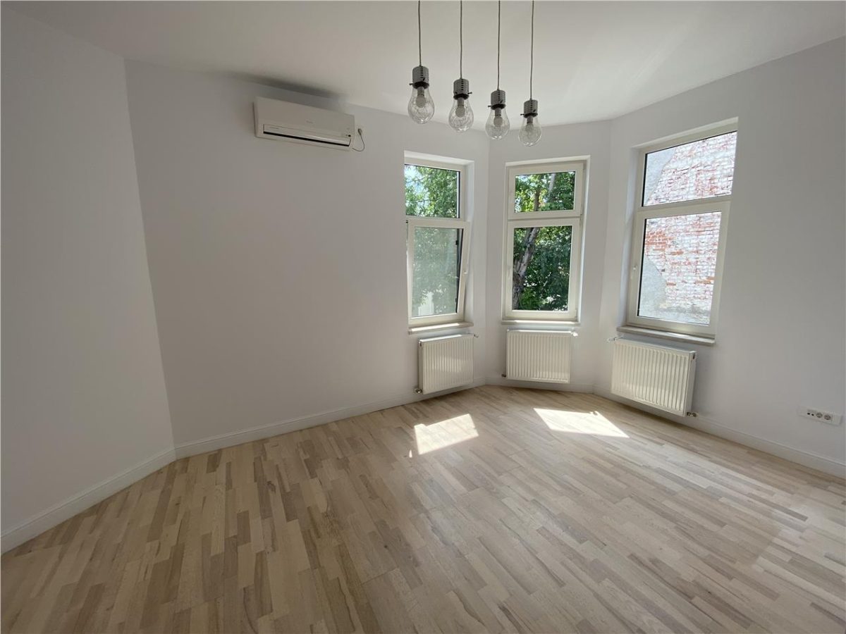 Vila de inchiriat in zona Capitale, office/rezidenta - foto 10