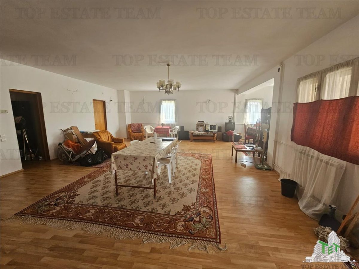 Vila spatioasa 6camere+garaj in centru Bolintin-Deal - foto 2