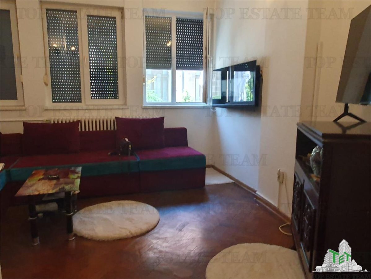 Spatiu extins central Liceul Mircea si Mare Constanta - 