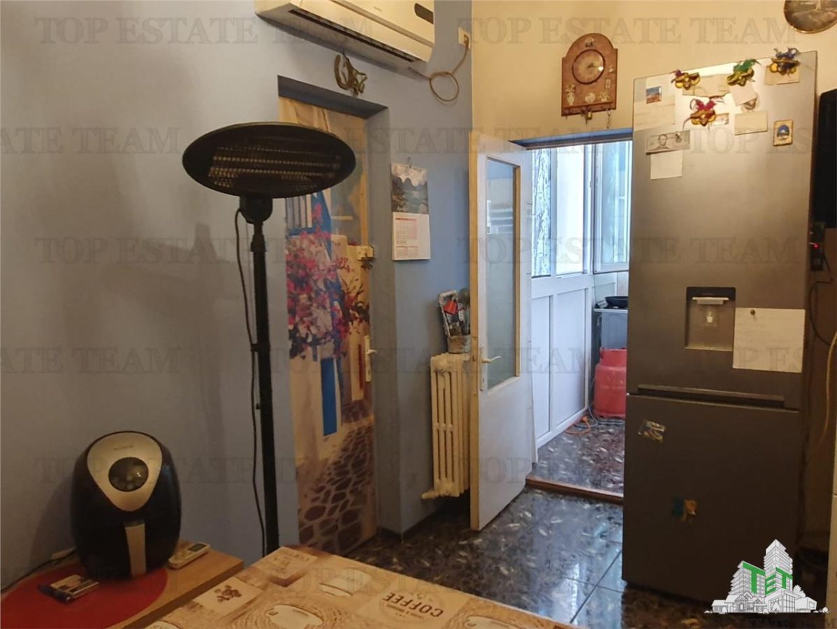 Spatiu extins central Liceul Mircea si Mare Constanta - foto 16