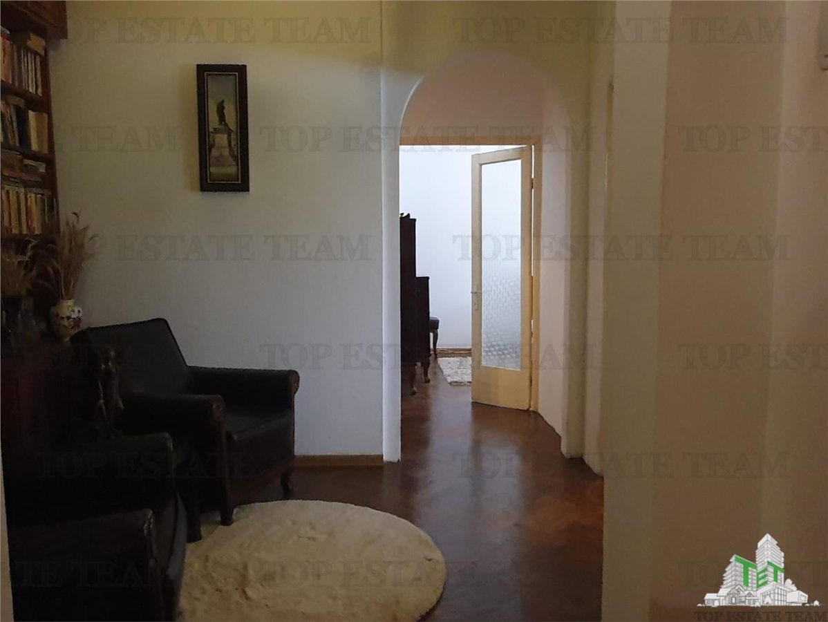 Spatiu extins central Liceul Mircea si Mare Constanta - foto 19