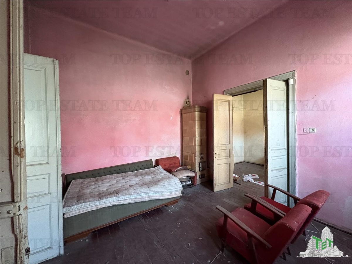 Casa cu farmec istoric, perfecta pentru un proiect de restaurare, zona ICIL, Constanta - foto 13