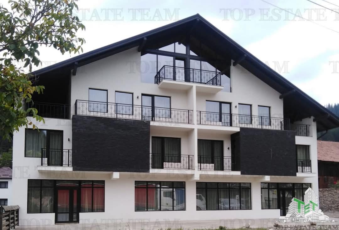 Pensiune premium de vanzare in Voronet - 1.610 mp utili, teren 1.021 mp, afacere turistica activa - 