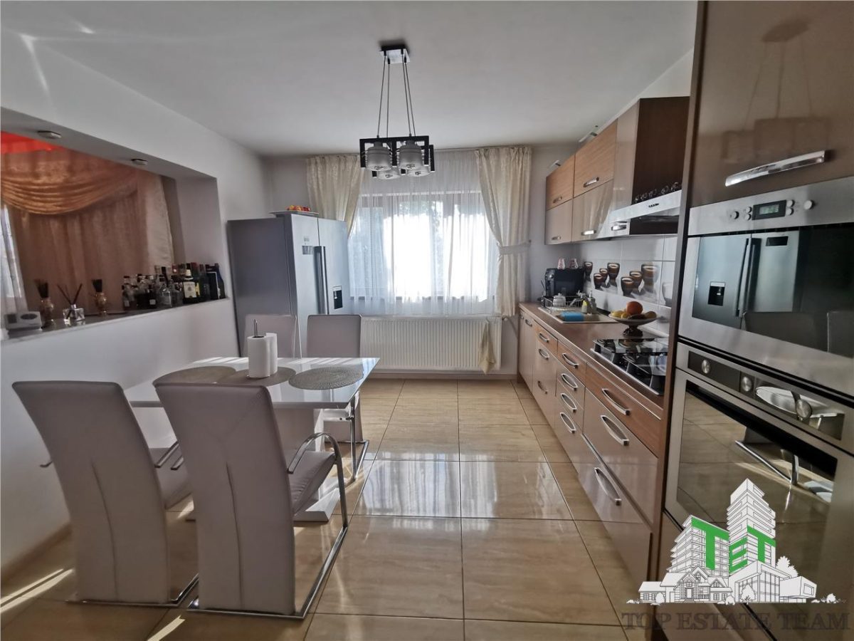 Vila lux 5 camere cu gradina superba centru Domnesti - foto 12