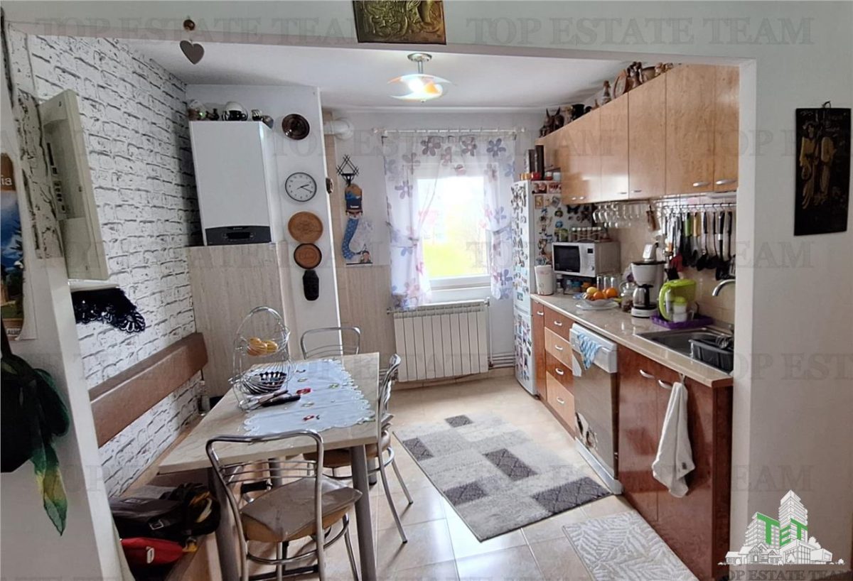 Apartament spatios 4 camere zona CET, Constanta - Constanta