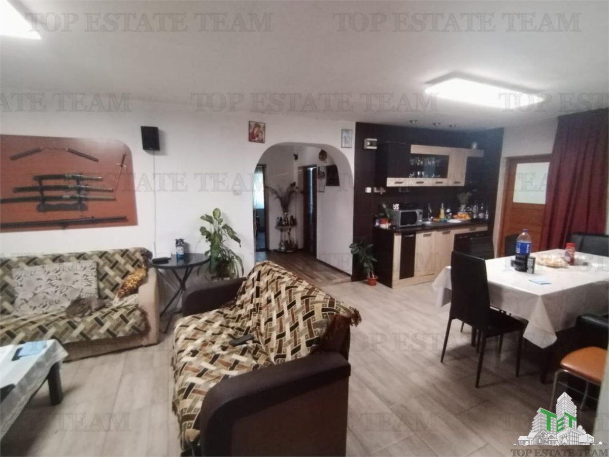 Vila 7 camere- 300 mpu+ curte 2000 mp- Giulesti- Sector 6 - foto 2