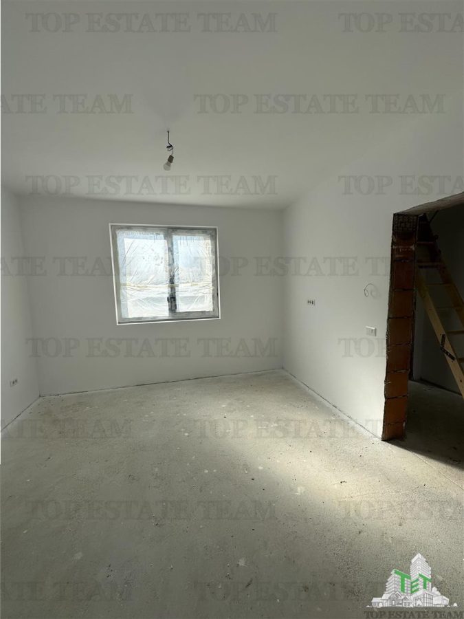 Vila cocheta cu 3 camere, dormitor matrimonall,  incalzire in pardoseala, terasa superba, si pod spatios, Calea Bucuresti , 15 minute de  metrou Pacii - foto 15