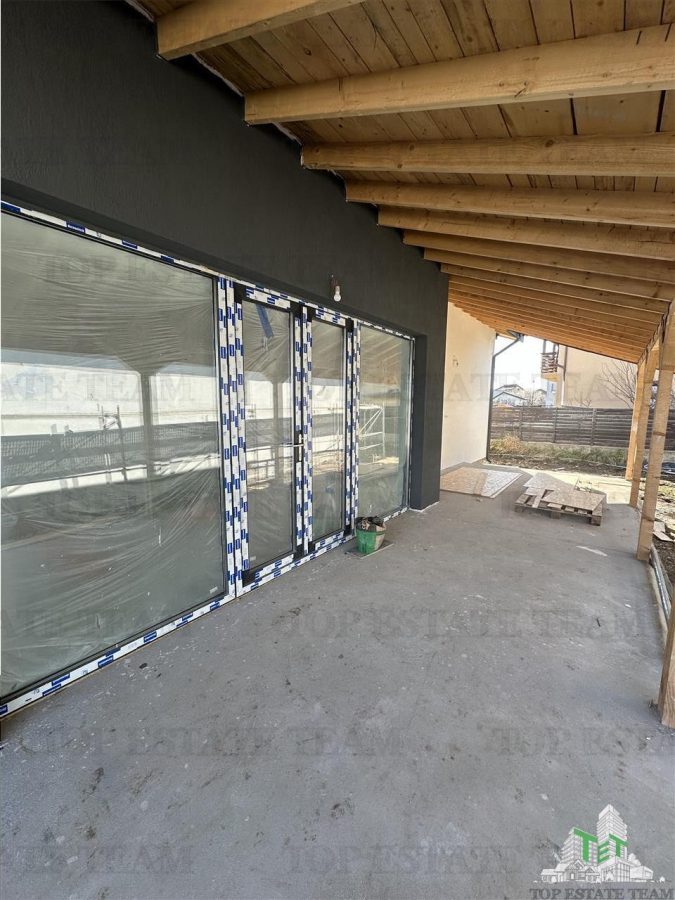 Vila cocheta cu 3 camere, dormitor matrimonall,  incalzire in pardoseala, terasa superba, si pod spatios, Calea Bucuresti , 15 minute de  metrou Pacii - foto 3