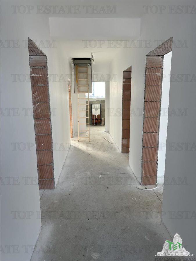 Vila cocheta cu 3 camere, dormitor matrimonall,  incalzire in pardoseala, terasa superba, si pod spatios, Calea Bucuresti , 15 minute de  metrou Pacii - foto 5