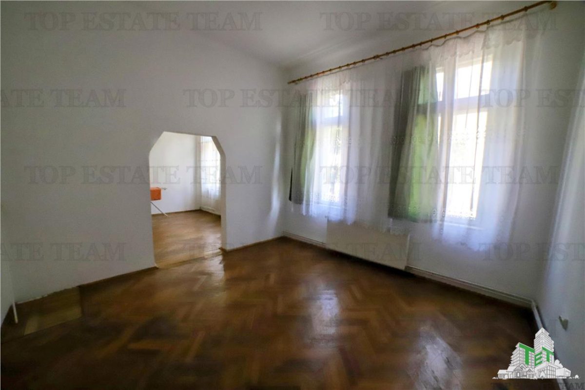 Apartament cu 4 camere  de vanzare, Ultracentral,  Kogalniceanu, curte si pod - Bucuresti