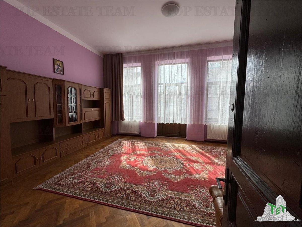 Apartament cu 4 camere  de vanzare, Ultracentral,  Kogalniceanu, curte si pod - foto 4