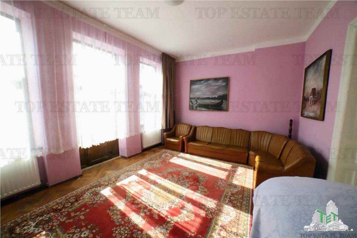 Apartament cu 4 camere  de vanzare, Ultracentral,  Kogalniceanu, curte si pod - foto 5