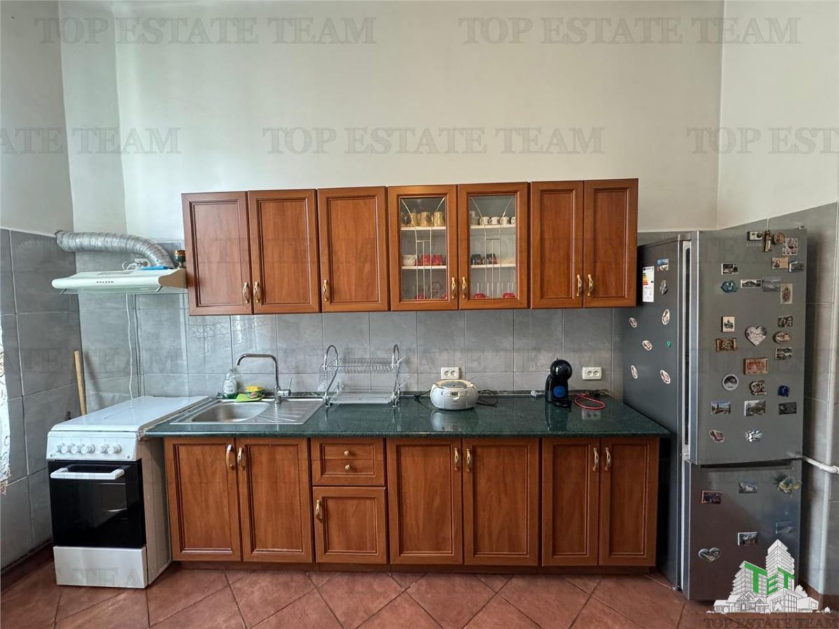 Apartament cu 4 camere  de vanzare, Ultracentral,  Kogalniceanu, curte si pod - foto 10