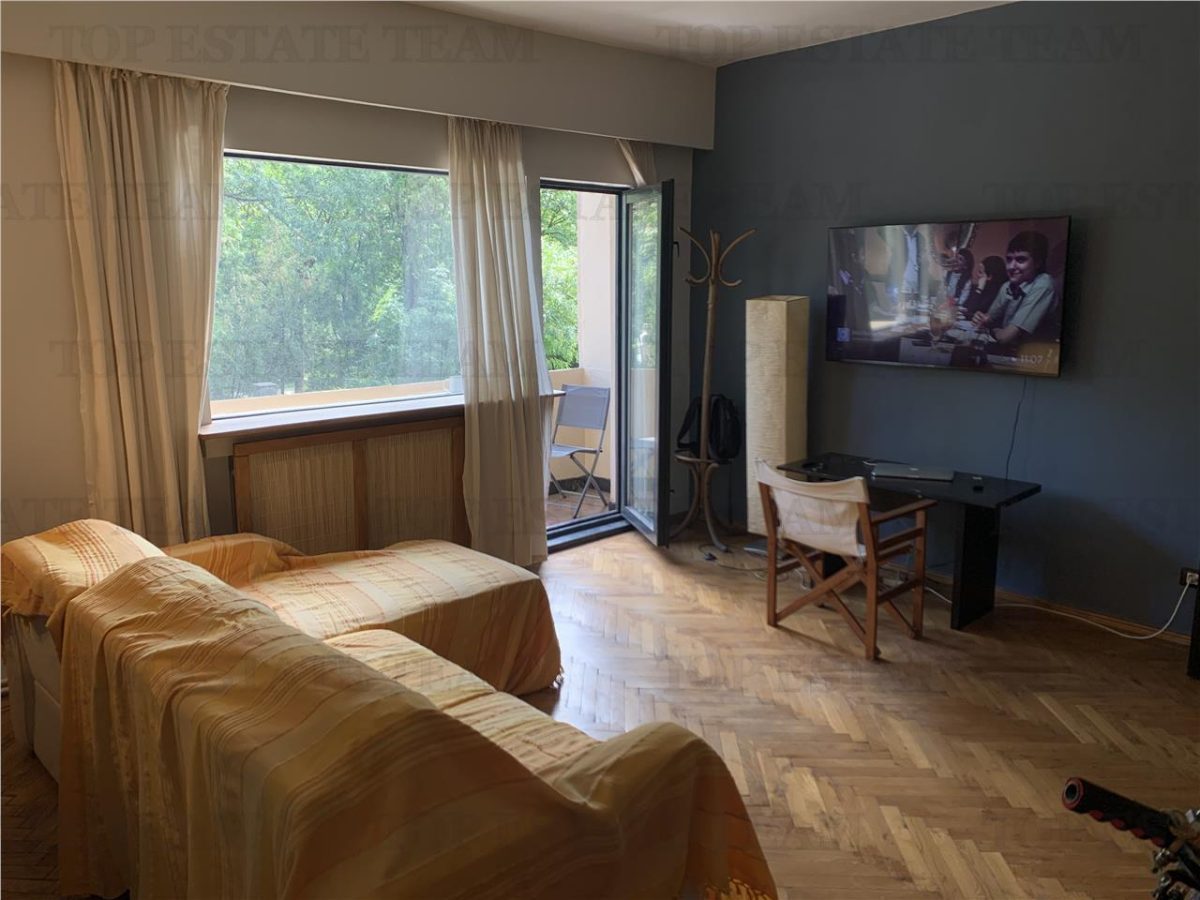 Apartament cu 2 camere de vanzare, Parc Cismigiu, centrala si balcon - Bucuresti
