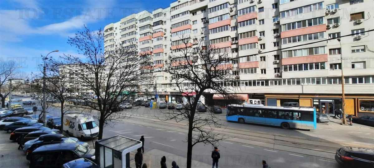 Vanzare apartament 3,camere, etaj 1, piata 1 Mai - foto 2