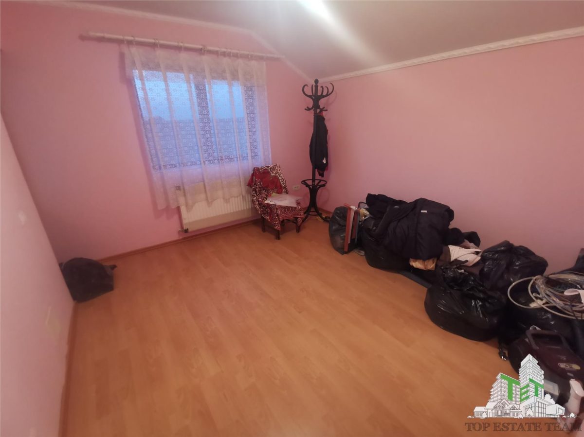 Vila 5 camere regie proprie cu gradina/garaj in Bacu (Joita) - foto 11