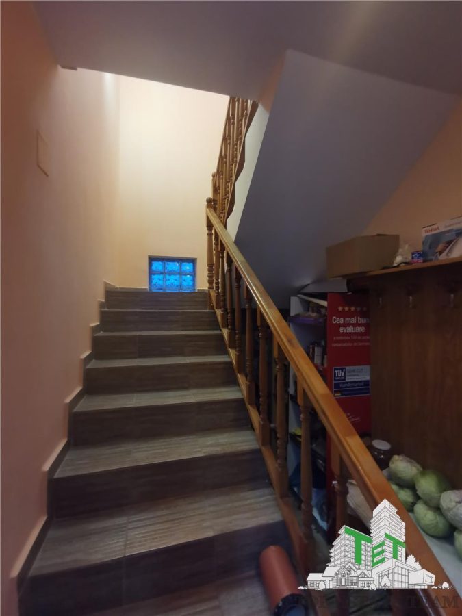 Vila 5 camere regie proprie cu gradina/garaj in Bacu (Joita) - foto 12