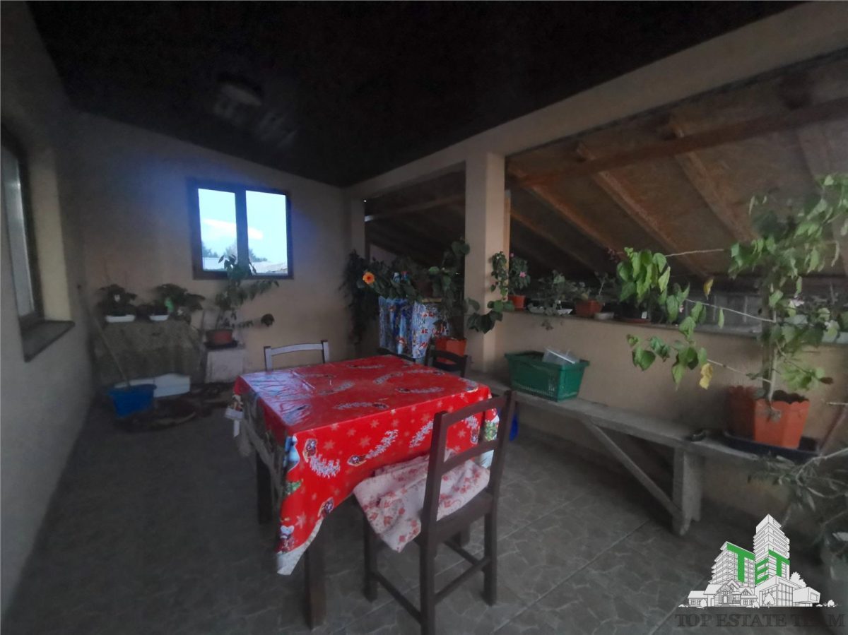 Vila 5 camere regie proprie cu gradina/garaj in Bacu (Joita) - foto 8