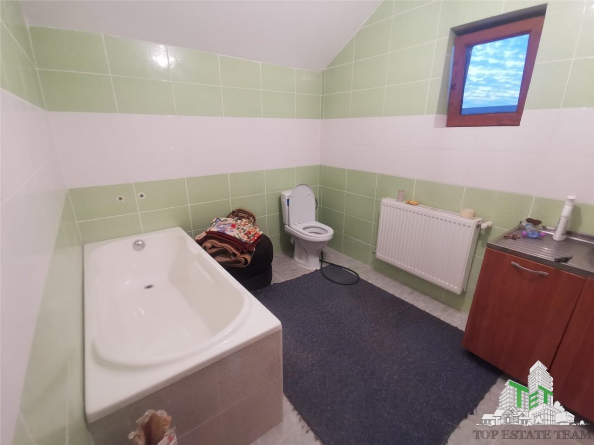 Vila 5 camere regie proprie cu gradina/garaj in Bacu (Joita) - foto 10