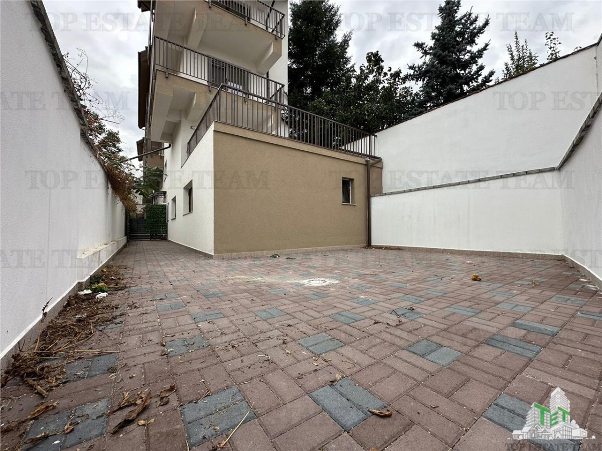 Apartament 2 camere si curte de vanzare Damaroaia - foto 2