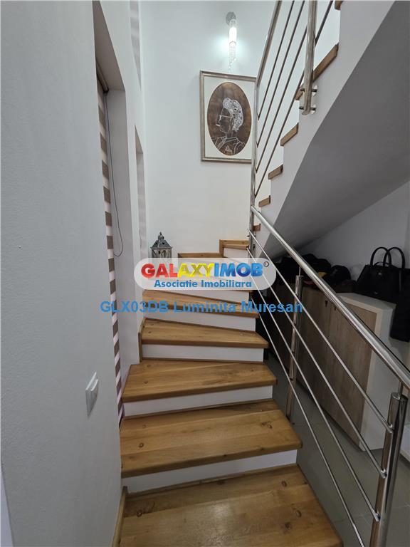 Vanzare casa tip duplex P + 1 Valea Voievozilor Razvad - foto 16