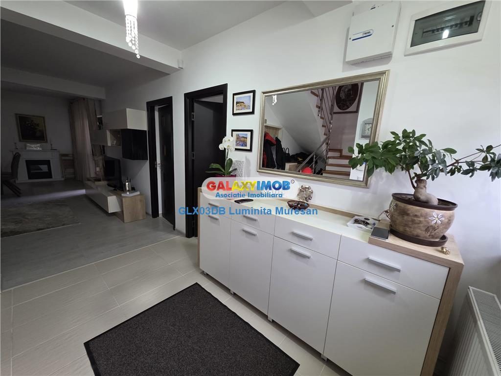 Vanzare casa tip duplex P + 1 Valea Voievozilor Razvad - foto 9