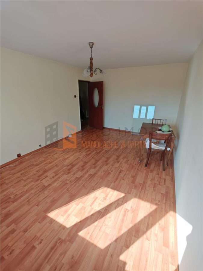 Apartament 3 camere cf 1 decomandat zona Unirii-Centru - foto 2