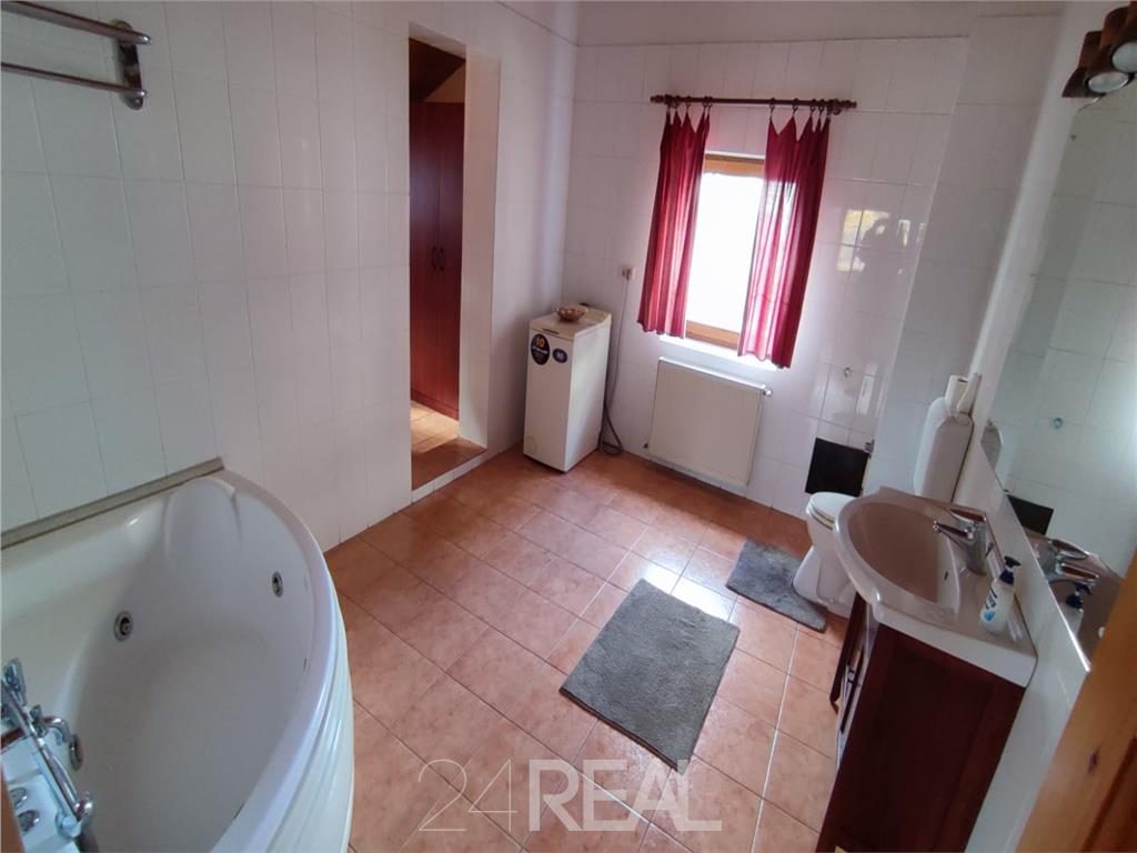 Vila cocheta de inchiriat  in Aviatiei -  6 camere - foto 12