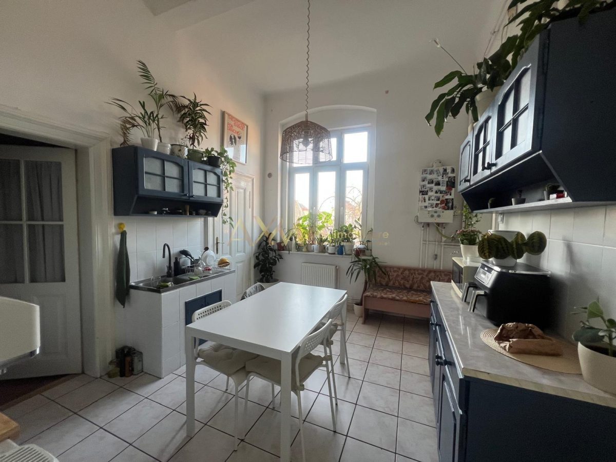 Vanzare apartament 4 camere - foto 3