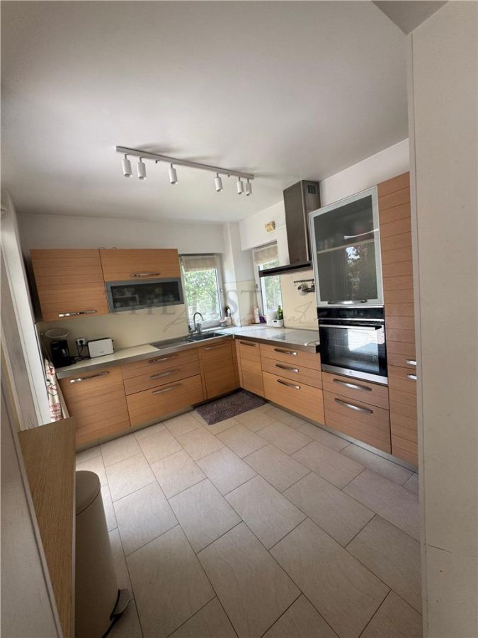 Vila 5 camere cu curte matura in Otopeni - foto 13