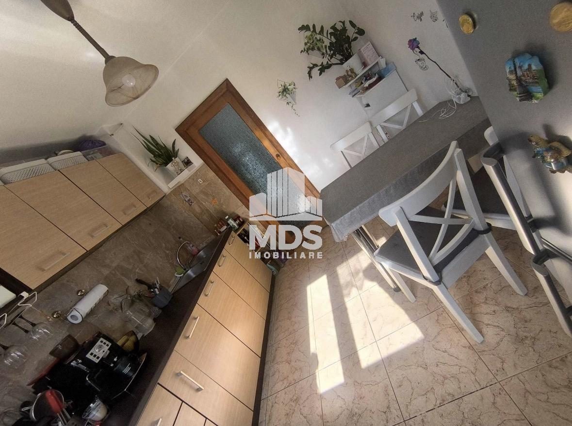 Decomandat la etaj 2, mobilat si utilat - foto 2