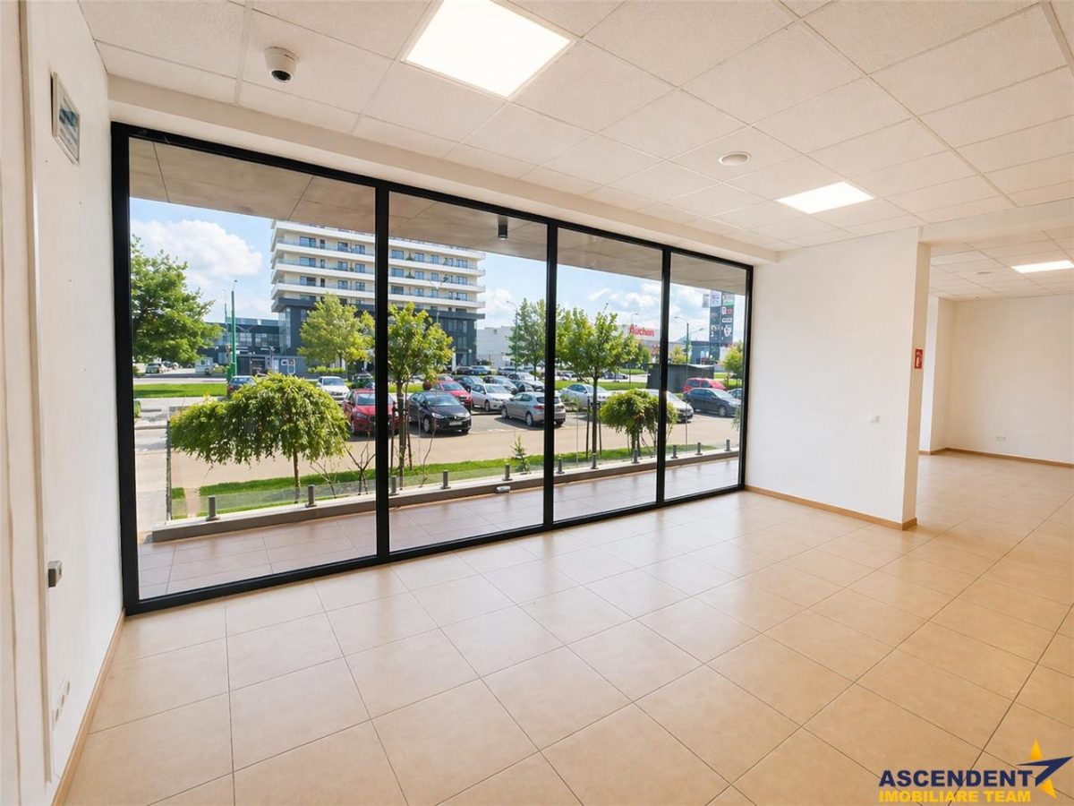 Spatiu comercial luminos, 192 mp, vitrina mare, acces dublu, parcari, Tractorul, Brasov - foto 6