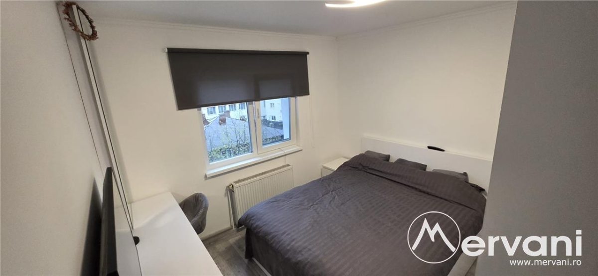 Apartament cu 2 camere de vânzare în Câmpina, zonă Central - foto 13