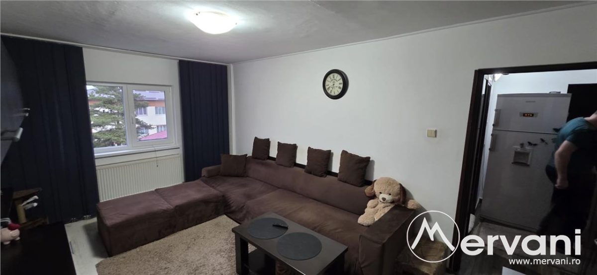Apartament cu 2 camere de vânzare în Câmpina, zonă Central - foto 3