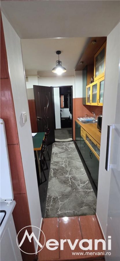 Apartament cu 2 camere de vânzare în Câmpina, zonă Central - foto 6