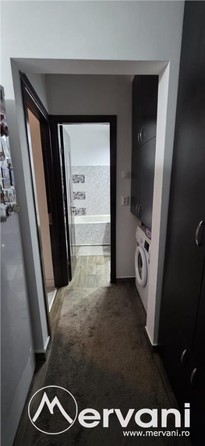 Apartament cu 2 camere de vânzare în Câmpina, zonă Central - foto 8