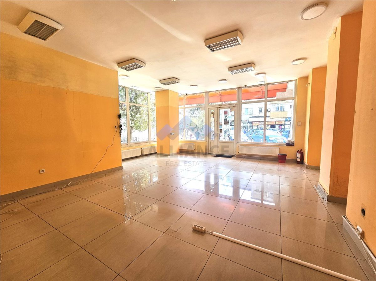 Intersectia Galata, spatiu comercial stradal - Iasi