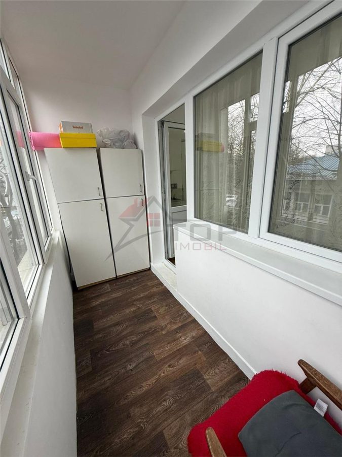 Etaj 1, fara risc, 3 camere semidecomandat bulevardul Tutora - foto 11