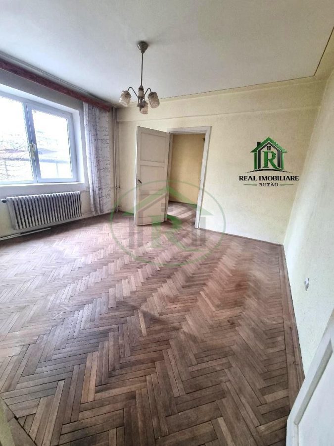 Apartament zona Centru, 2 camere etaj 2 ! - foto 2