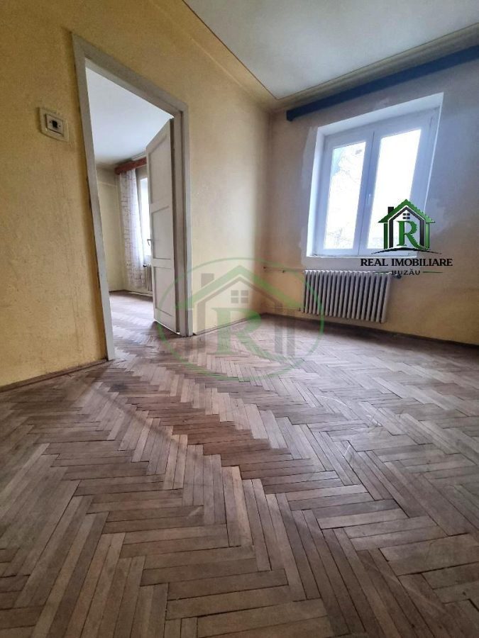 Apartament zona Centru, 2 camere etaj 2 ! - foto 3
