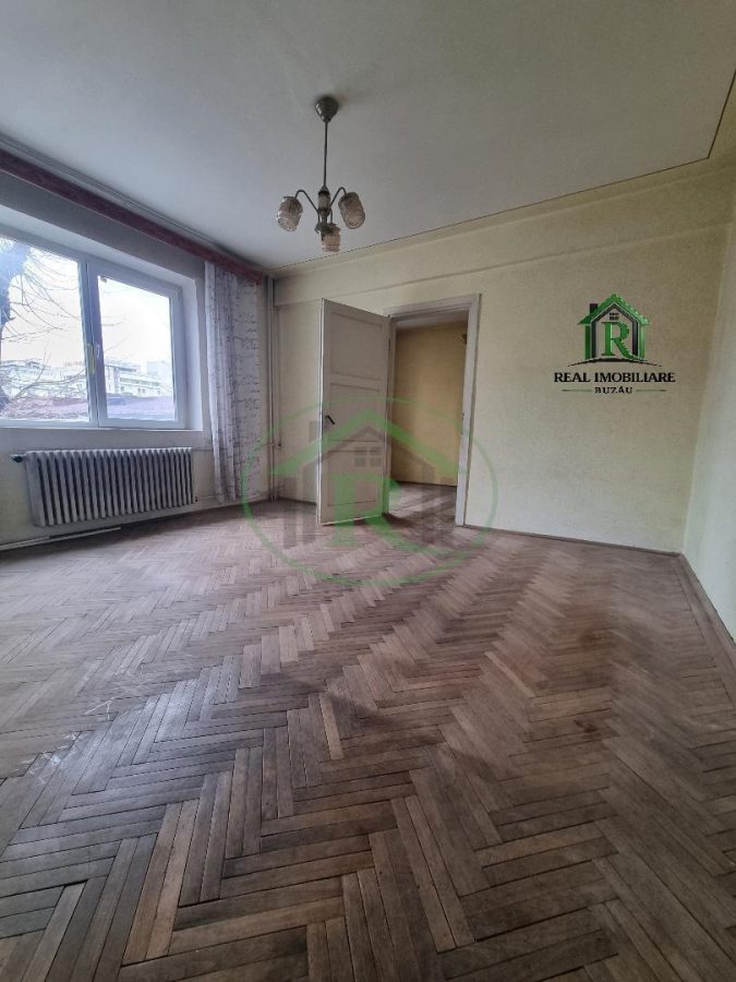 Apartament zona Centru, 2 camere etaj 2 ! - foto 4